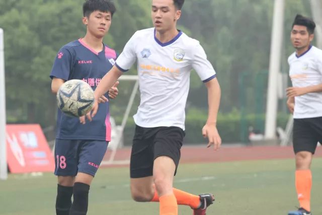 方硕感恩球迷：从青涩少年到如今的陪伴者